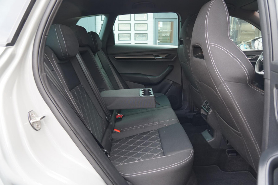 Škoda Karoq 1.5 TSI ACT Sportline Business *EERSTE EIGENAAR* + KEYLESS / CAMERA / CANTON AUDIO / TREKHAAK