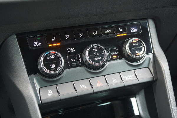 Škoda Karoq 1.5 TSI ACT Sportline Business *EERSTE EIGENAAR* + KEYLESS / CAMERA / CANTON AUDIO / TREKHAAK