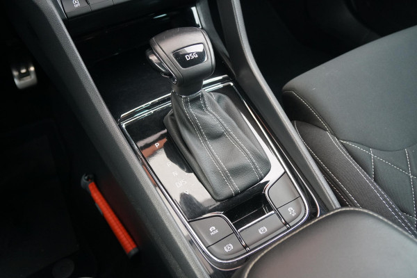 Škoda Karoq 1.5 TSI ACT Sportline Business *EERSTE EIGENAAR* + KEYLESS / CAMERA / CANTON AUDIO / TREKHAAK