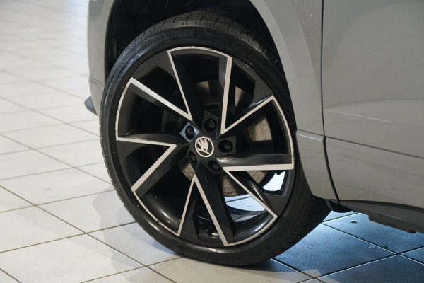 Škoda Karoq 1.5 TSI ACT Sportline Business *EERSTE EIGENAAR* + KEYLESS / CAMERA / CANTON AUDIO / TREKHAAK