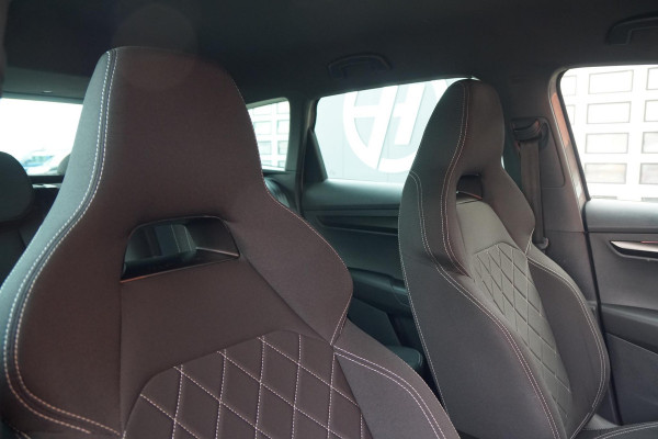 Škoda Karoq 1.5 TSI ACT Sportline Business *EERSTE EIGENAAR* + KEYLESS / CAMERA / CANTON AUDIO / TREKHAAK