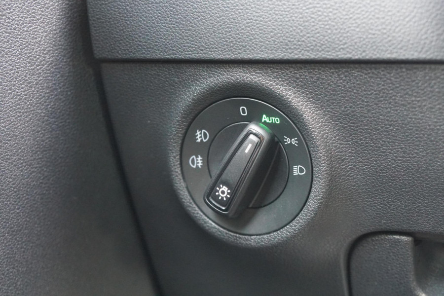 Škoda Karoq 1.5 TSI ACT Sportline Business *EERSTE EIGENAAR* + KEYLESS / CAMERA / CANTON AUDIO / TREKHAAK