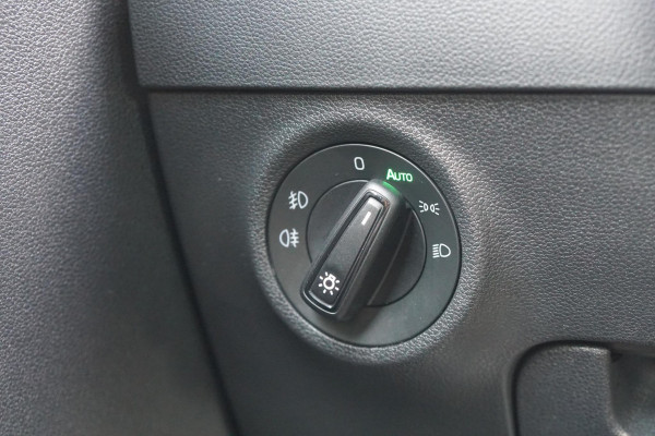 Škoda Karoq 1.5 TSI ACT Sportline Business *EERSTE EIGENAAR* + KEYLESS / CAMERA / CANTON AUDIO / TREKHAAK