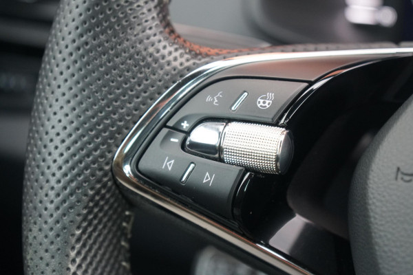 Škoda Karoq 1.5 TSI ACT Sportline Business *EERSTE EIGENAAR* + KEYLESS / CAMERA / CANTON AUDIO / TREKHAAK