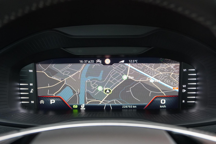 Škoda Karoq 1.5 TSI ACT Sportline Business *EERSTE EIGENAAR* + KEYLESS / CAMERA / CANTON AUDIO / TREKHAAK