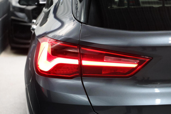 BMW X2 SDrive20i M Sport LED/SFEER/PANO/LEER+S.VERWARMING/KEYLESS/CAM/CRUISE/ECC/12 MND GARANTIE! BMW X2 SDrive20i M Sport LED/SFEER/PANO/LEER+S.VERWARMING/KEYLESS/CAM/CRUISE/ECC/12 MND GARANTIE!
