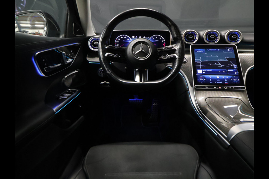 Mercedes-Benz C-Klasse 200 4MATIC AMG Line *WEEKAANBIEDING* [SCHUIFKANTELDAK, ADAPTIVE CRUISE CONTROL, BURMESTER, ELEKTRISCHE STOELEN, 360 CAMERA, SFEERLICHT, CARBON, URBAN GUARD+,  NIEUWSTAAT]