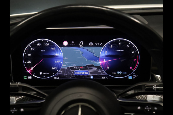 Mercedes-Benz C-Klasse 200 4MATIC AMG Line *WEEKAANBIEDING* [SCHUIFKANTELDAK, ADAPTIVE CRUISE CONTROL, BURMESTER, ELEKTRISCHE STOELEN, 360 CAMERA, SFEERLICHT, CARBON, URBAN GUARD+,  NIEUWSTAAT]