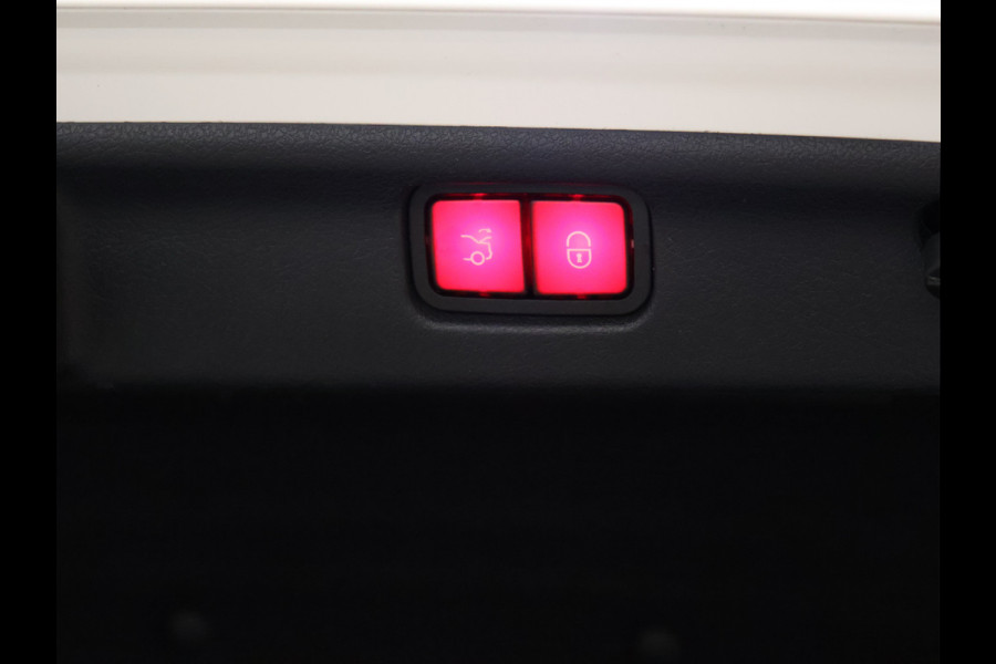 Mercedes-Benz C-Klasse 200 4MATIC AMG Line *WEEKAANBIEDING* [SCHUIFKANTELDAK, ADAPTIVE CRUISE CONTROL, BURMESTER, ELEKTRISCHE STOELEN, 360 CAMERA, SFEERLICHT, CARBON, URBAN GUARD+,  NIEUWSTAAT]