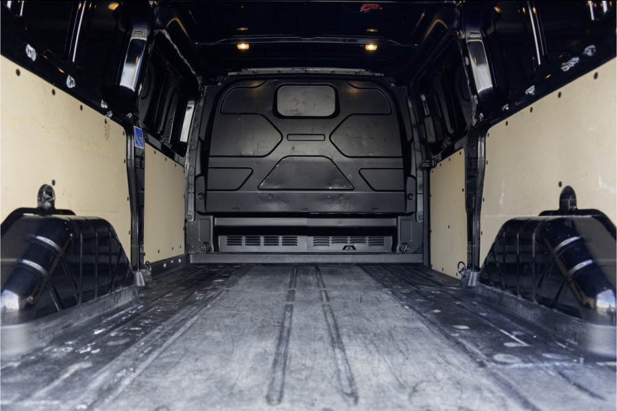 Ford Transit Custom 300 TDCI | L2H1 | 130PK | LED | Camera | CarPlay | Navigatie | Cruise | Airco | PDC | Euro 6 Ford Transit Custom 300 TDCI | L2H1 | 130PK | LED | Camera | CarPlay | Navigatie | Cruise | Airco | PDC | Euro 6