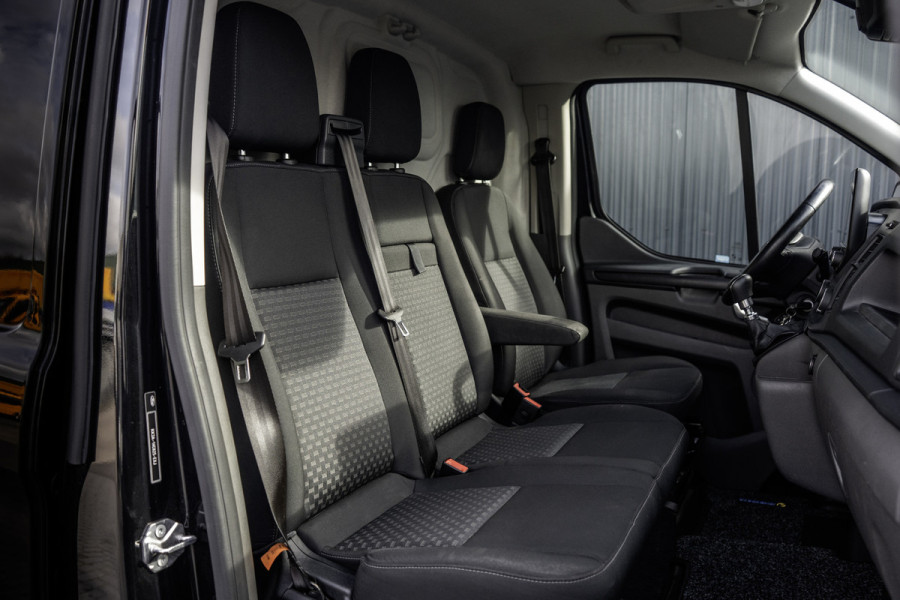 Ford Transit Custom 300 TDCI | L2H1 | 130PK | LED | Camera | CarPlay | Navigatie | Cruise | Airco | PDC | Euro 6 Ford Transit Custom 300 TDCI | L2H1 | 130PK | LED | Camera | CarPlay | Navigatie | Cruise | Airco | PDC | Euro 6