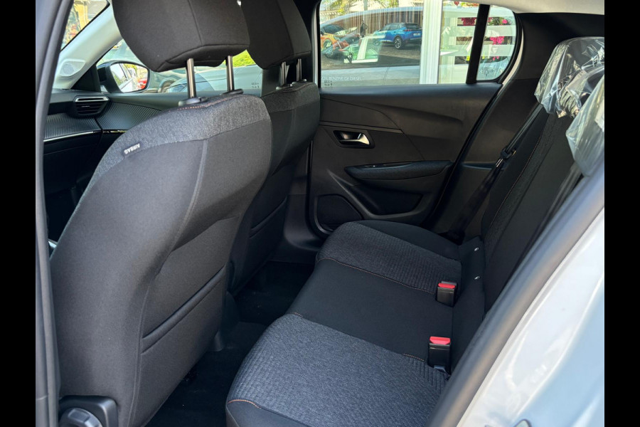 Peugeot 208 1.2 PureTech 75 Style | Navi | Apple Carplay | Parkeerhulp | A/C | Direct leverbaar