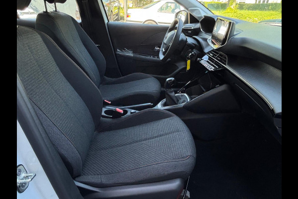Peugeot 208 1.2 PureTech 75 Style | Navi | Apple Carplay | Parkeerhulp | A/C | Direct leverbaar