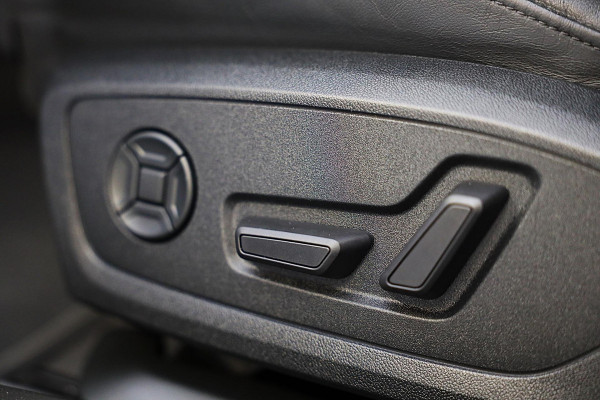 Audi A6 Avant 45 TFSI Quattro S6 Look / NAP / Navi / Cruise Control / Lane Assist / Camera / Memory / Elek Stoelen / Led / 20 Inc Audi A6 Avant 45 TFSI Quattro S6 Look / NAP / Navi / Cruise Control / Lane Assist / Camera / Memory / Elek Stoelen / Led / 20 Inc