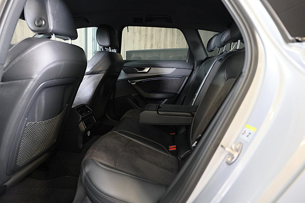 Audi A6 Avant 45 TFSI Quattro S6 Look / NAP / Navi / Cruise Control / Lane Assist / Camera / Memory / Elek Stoelen / Led / 20 Inc Audi A6 Avant 45 TFSI Quattro S6 Look / NAP / Navi / Cruise Control / Lane Assist / Camera / Memory / Elek Stoelen / Led / 20 Inc