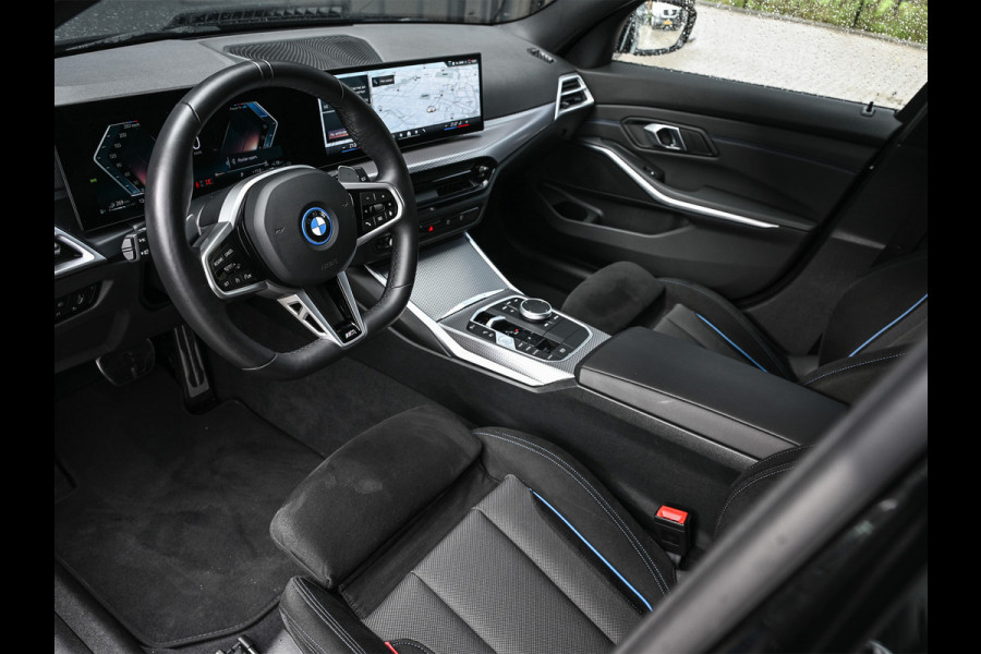 BMW 3 Serie Touring 330e | M-SPORT | GROTE ACCU | 19,5 kWh | CAMERA | SHADOW-LINE | FACELIFT | FULL-LED | STUUR- EN STOELVERWARMING | LED |
