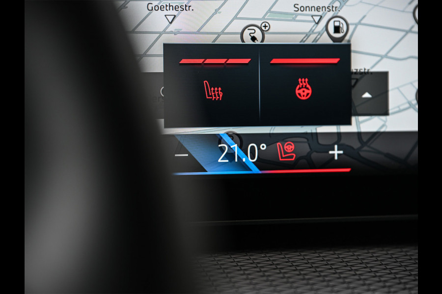 BMW 3 Serie Touring 330e | M-SPORT | GROTE ACCU | 19,5 kWh | CAMERA | SHADOW-LINE | FACELIFT | FULL-LED | STUUR- EN STOELVERWARMING | LED |