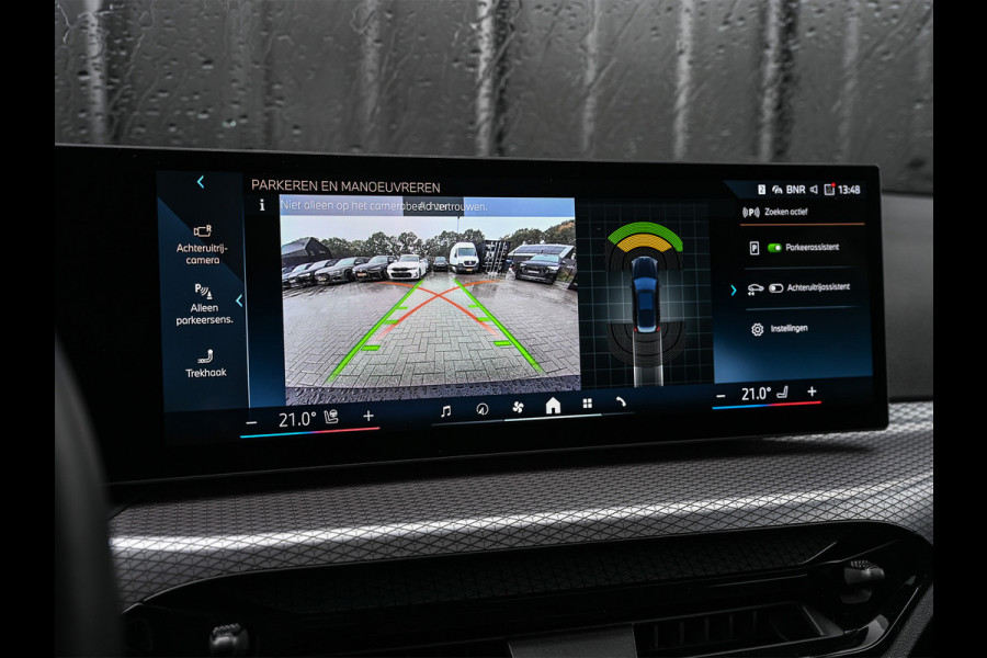 BMW 3 Serie Touring 330e | M-SPORT | GROTE ACCU | 19,5 kWh | CAMERA | SHADOW-LINE | FACELIFT | FULL-LED | STUUR- EN STOELVERWARMING | LED |