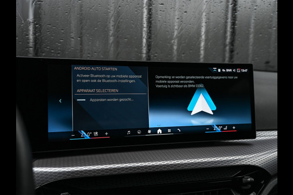 BMW 3 Serie Touring 330e | M-SPORT | GROTE ACCU | 19,5 kWh | CAMERA | SHADOW-LINE | FACELIFT | FULL-LED | STUUR- EN STOELVERWARMING | LED |