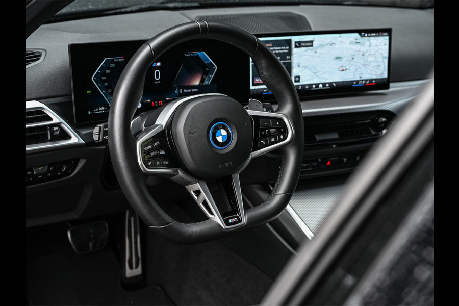 BMW 3 Serie Touring 330e | M-SPORT | GROTE ACCU | 19,5 kWh | CAMERA | SHADOW-LINE | FACELIFT | FULL-LED | STUUR- EN STOELVERWARMING | LED |