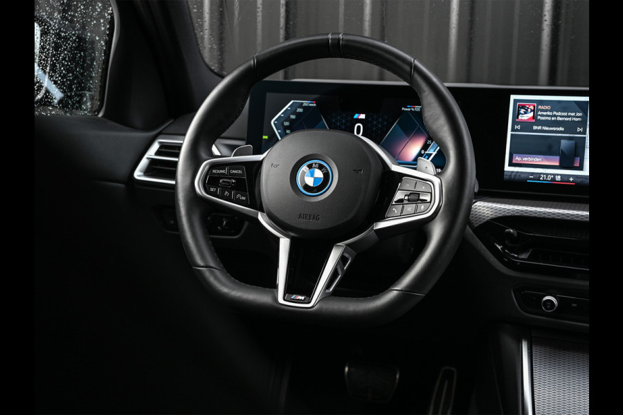 BMW 3 Serie Touring 330e | M-SPORT | GROTE ACCU | 19,5 kWh | CAMERA | SHADOW-LINE | FACELIFT | FULL-LED | STUUR- EN STOELVERWARMING | LED |