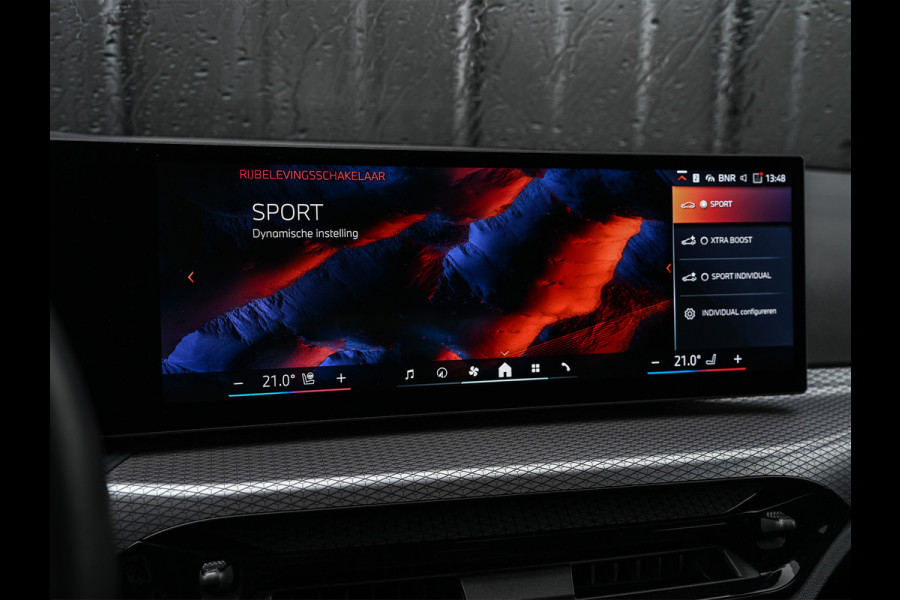 BMW 3 Serie Touring 330e | M-SPORT | GROTE ACCU | 19,5 kWh | CAMERA | SHADOW-LINE | FACELIFT | FULL-LED | STUUR- EN STOELVERWARMING | LED |