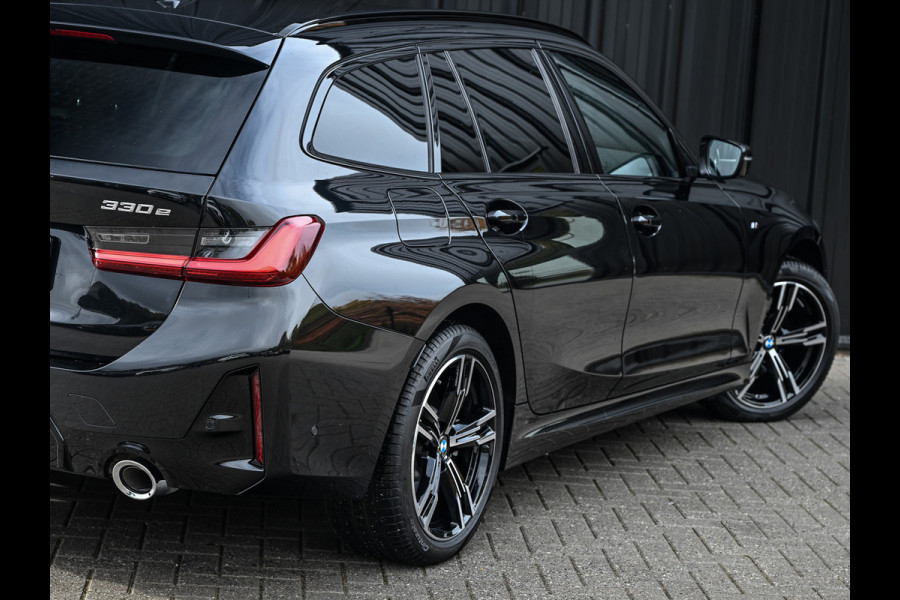 BMW 3 Serie Touring 330e | M-SPORT | GROTE ACCU | 19,5 kWh | CAMERA | SHADOW-LINE | FACELIFT | FULL-LED | STUUR- EN STOELVERWARMING | LED |