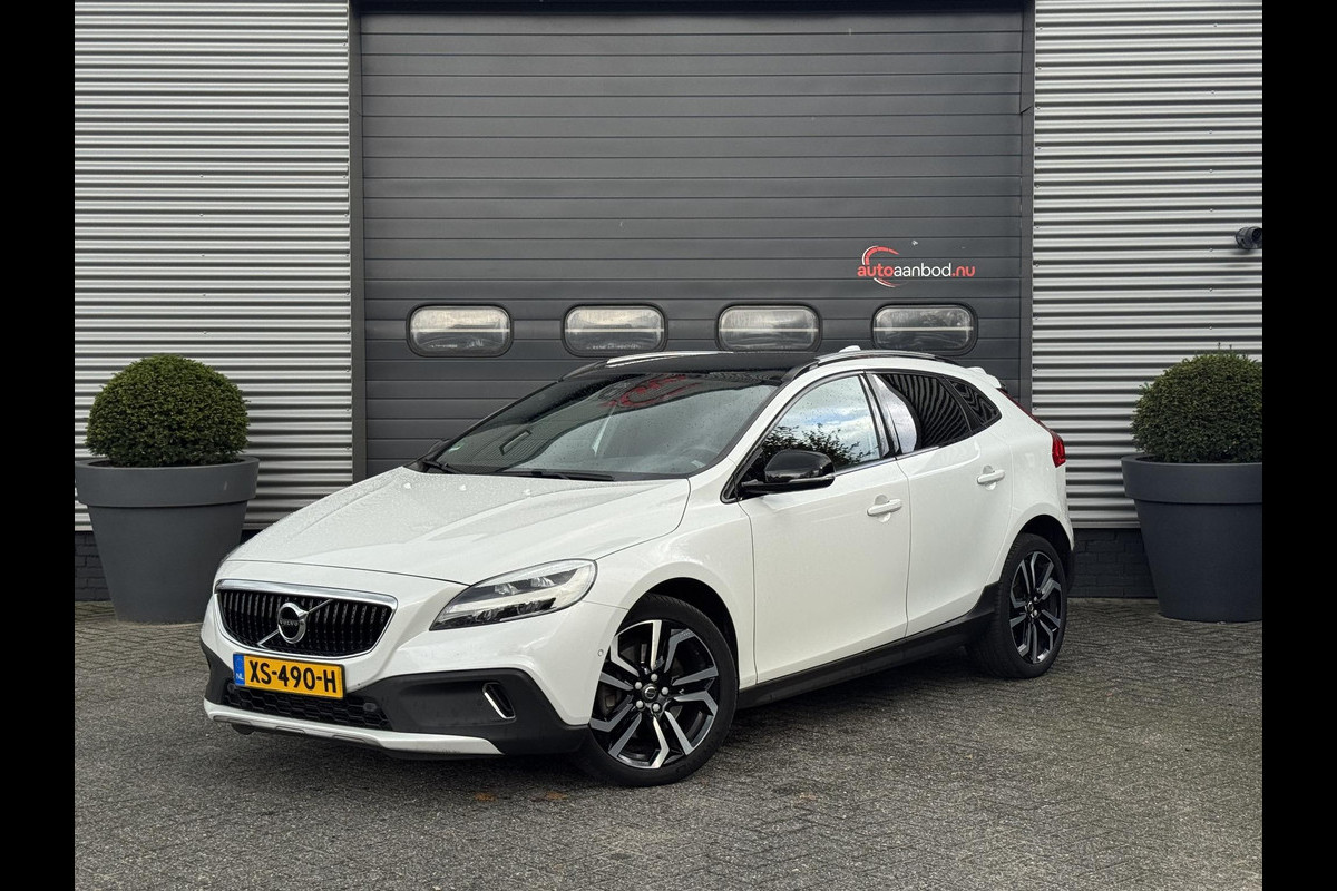 Volvo V40 Cross Country 1.5 T3 Polar+ Luxury | Camera | DAB | Navigatie | Stoelverwarming | Lichtmetalen Velgen | Volvo V40 Cross Country 1.5 T3 Polar+ Luxury | Camera | DAB | Navigatie | Stoelverwarming | Lichtmetalen Velgen |