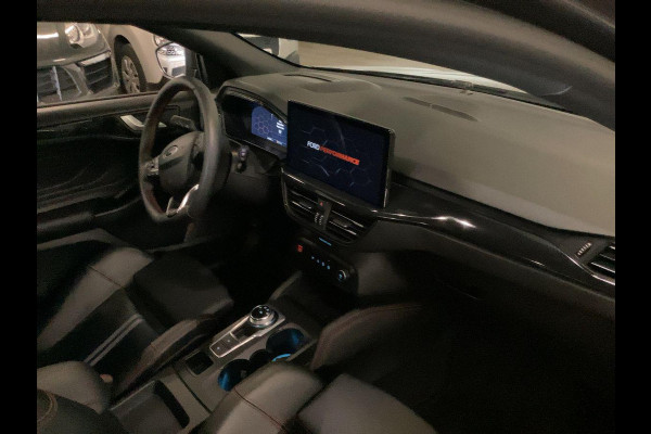 Ford Focus 2.3 EcoBoost ST-X | 280pk Automaat! | Winter Pack | AGR-stoelen | Camera | Bang&Olufsen | Head up Display