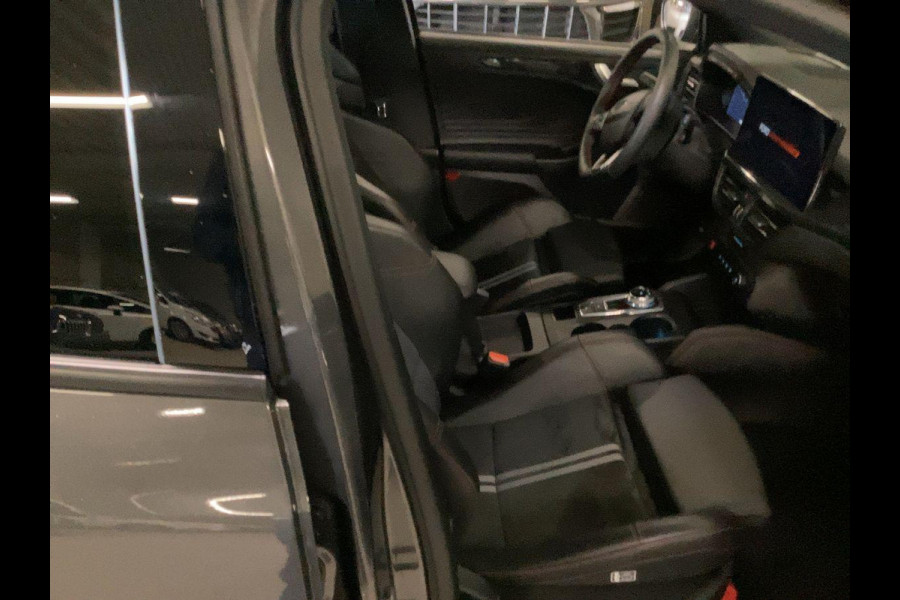 Ford Focus 2.3 EcoBoost ST-X | 280pk Automaat! | Winter Pack | AGR-stoelen | Camera | Bang&Olufsen | Head up Display