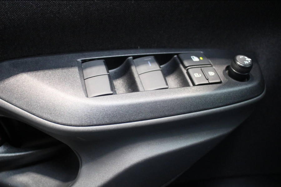 Toyota Yaris Cross 1.5 Hybrid 115 First Edition Camera|pdc|Carplay Nieuw staat Toyota Yaris Cross 1.5 Hybrid 115 First Edition Camera|pdc|Carplay Nieuw staat