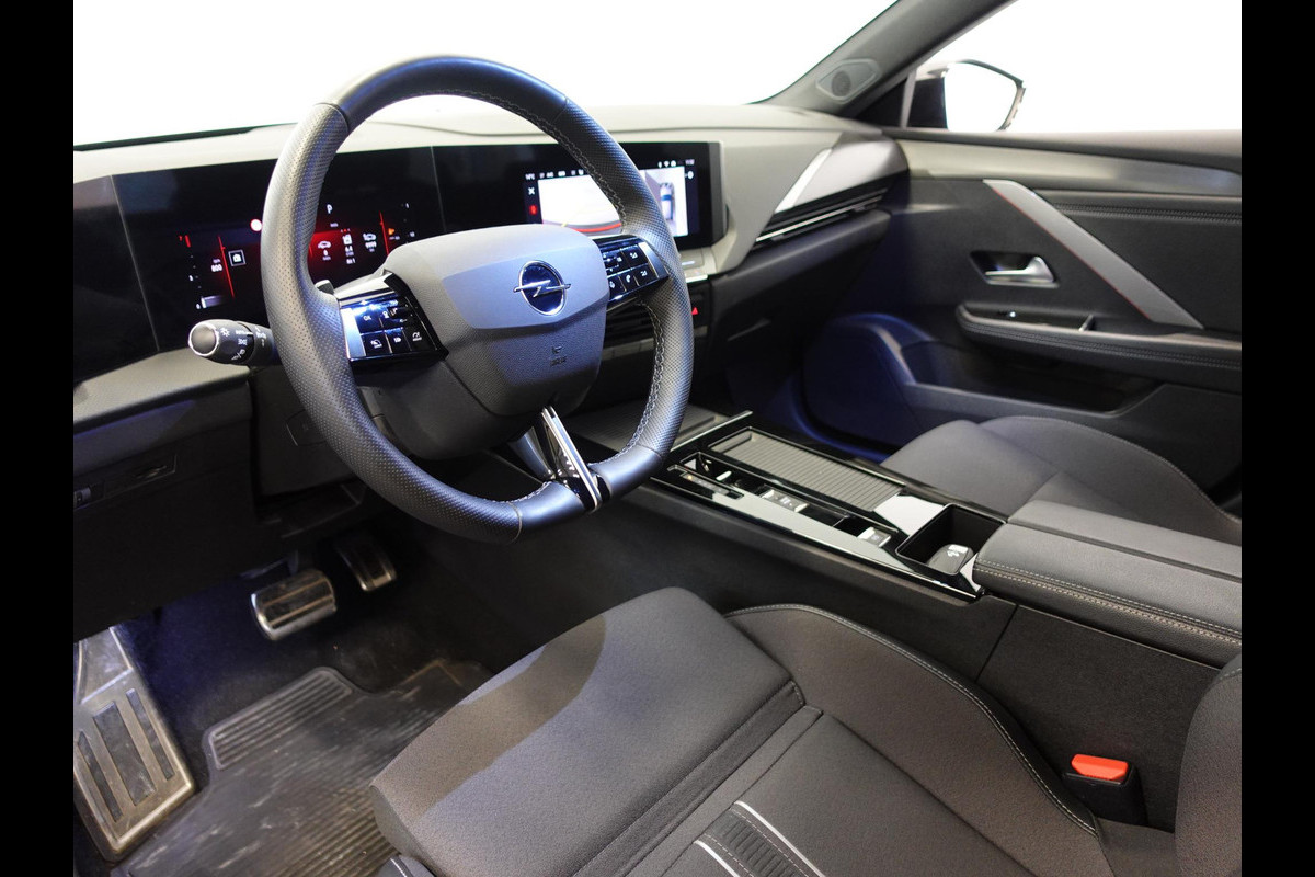 Opel Astra 1.2 GS Line Aut. Climate control Adaptive cruise control LED Stoel/Stuur Verwarming Camera Sfeer Verlichting Apple carplay/ Android auto Opel Astra 1.2 GS Line Aut. Climate control Adaptive cruise control LED Stoel/Stuur Verwarming Camera Sfeer Verlichting Apple carplay/ Android auto