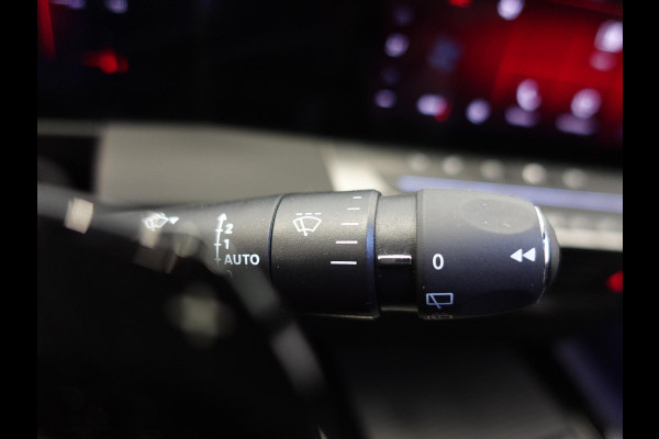 Opel Astra 1.2 GS Line Aut. Climate control Adaptive cruise control LED Stoel/Stuur Verwarming Camera Sfeer Verlichting Apple carplay/ Android auto Opel Astra 1.2 GS Line Aut. Climate control Adaptive cruise control LED Stoel/Stuur Verwarming Camera Sfeer Verlichting Apple carplay/ Android auto