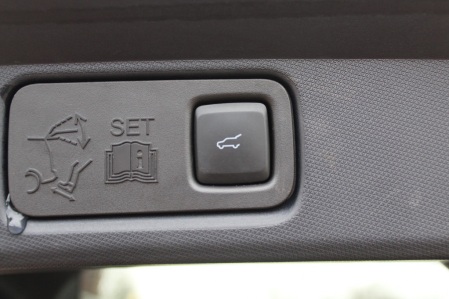 Ford Mustang Mach-E Extended AWD 98 kWh / Panoramadak / Camera / Leder / 19'' / B&O / Keyless / DAB / Dodehoek / ACC / Navigatie / Sfeerverlichting / Stoelverwarming Ford Mustang Mach-E Extended AWD 98 kWh / Panoramadak / Camera / Leder / 19'' / B&O / Keyless / DAB / Dodehoek / ACC / Navigatie / Sfeerverlichting / Stoelverwarming