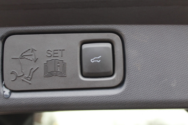 Ford Mustang Mach-E Extended AWD 98 kWh / Panoramadak / Camera / Leder / 19'' / B&O / Keyless / DAB / Dodehoek / ACC / Navigatie / Sfeerverlichting / Stoelverwarming Ford Mustang Mach-E Extended AWD 98 kWh / Panoramadak / Camera / Leder / 19'' / B&O / Keyless / DAB / Dodehoek / ACC / Navigatie / Sfeerverlichting / Stoelverwarming