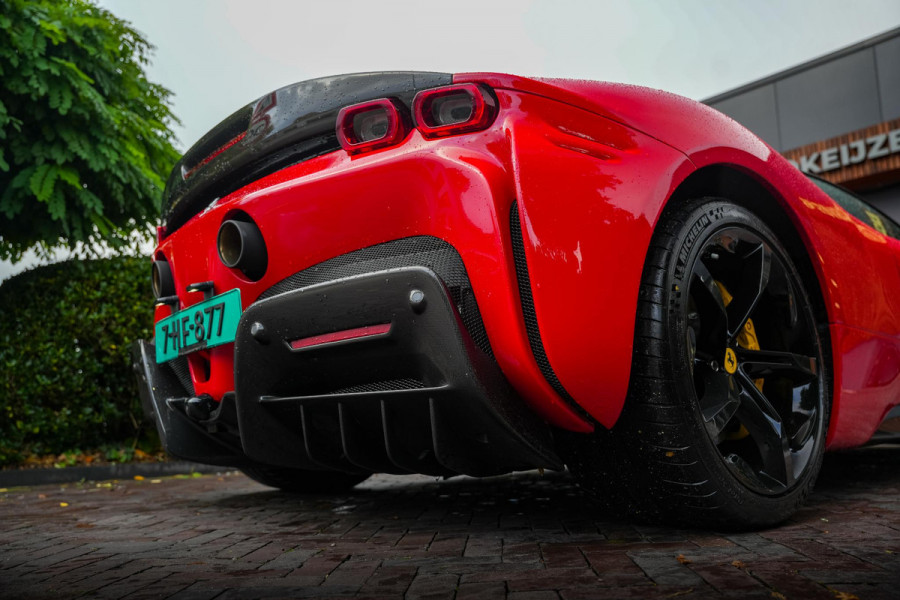 Ferrari SF90 Stradale 4.0 V8 Assetto Fiorano Fiorano Pack Carbon Fibre Daytona Racing Seats Ferrari SF90 Stradale 4.0 V8 Assetto Fiorano Fiorano Pack Carbon Fibre Daytona Racing Seats