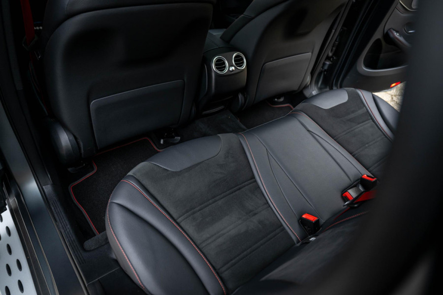 Mercedes-Benz GLC AMG 43 4MATIC Designo ACC Pano Burmester Trekhaak Mercedes-Benz GLC AMG 43 4MATIC Designo ACC Pano Burmester Trekhaak