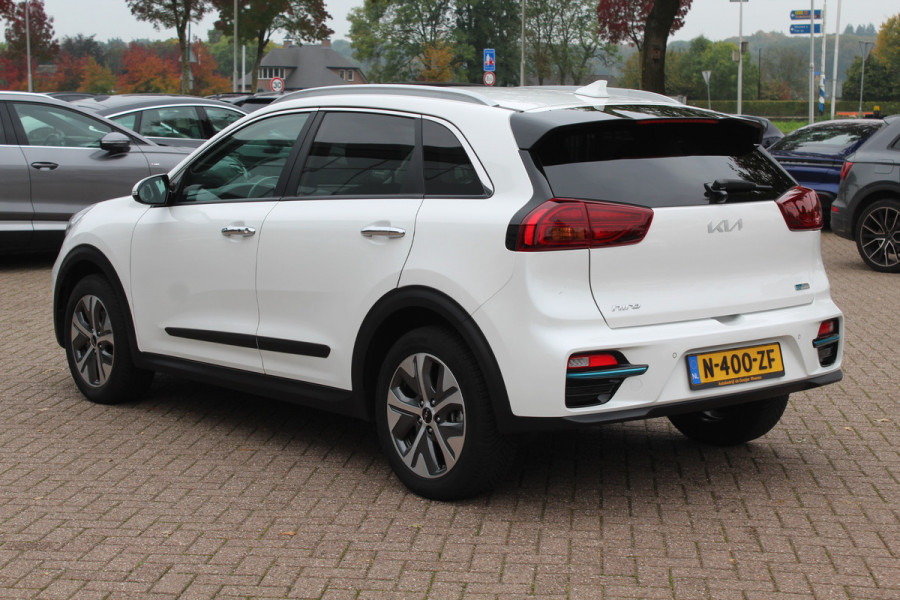 Kia e-Niro DynamicPlusLine 64 kWh 61.834 km 1e Eigenaar Nl Auto! / SoH 97.3% / Camera / Schuifdak / Leder / Keyless / Navigatie / Dodehoek / DAB / Cruise Control Kia e-Niro DynamicPlusLine 64 kWh 61.834 km 1e Eigenaar Nl Auto! / SoH 97.3% / Camera / Schuifdak / Leder / Keyless / Navigatie / Dodehoek / DAB / Cruise Control