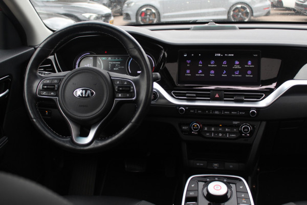 Kia e-Niro DynamicPlusLine 64 kWh 61.834 km 1e Eigenaar Nl Auto! / SoH 97.3% / Camera / Schuifdak / Leder / Keyless / Navigatie / Dodehoek / DAB / Cruise Control Kia e-Niro DynamicPlusLine 64 kWh 61.834 km 1e Eigenaar Nl Auto! / SoH 97.3% / Camera / Schuifdak / Leder / Keyless / Navigatie / Dodehoek / DAB / Cruise Control