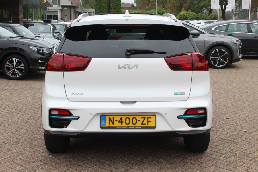 Kia e-Niro DynamicPlusLine 64 kWh 61.834 km 1e Eigenaar Nl Auto! / SoH 97.3% / Camera / Schuifdak / Leder / Keyless / Navigatie / Dodehoek / DAB / Cruise Control Kia e-Niro DynamicPlusLine 64 kWh 61.834 km 1e Eigenaar Nl Auto! / SoH 97.3% / Camera / Schuifdak / Leder / Keyless / Navigatie / Dodehoek / DAB / Cruise Control
