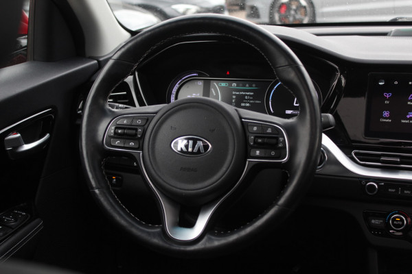 Kia e-Niro DynamicPlusLine 64 kWh 61.834 km 1e Eigenaar Nl Auto! / SoH 97.3% / Camera / Schuifdak / Leder / Keyless / Navigatie / Dodehoek / DAB / Cruise Control Kia e-Niro DynamicPlusLine 64 kWh 61.834 km 1e Eigenaar Nl Auto! / SoH 97.3% / Camera / Schuifdak / Leder / Keyless / Navigatie / Dodehoek / DAB / Cruise Control