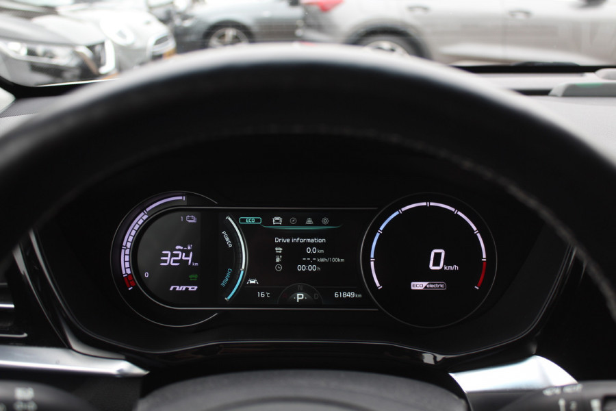 Kia e-Niro DynamicPlusLine 64 kWh 61.834 km 1e Eigenaar Nl Auto! / SoH 97.3% / Camera / Schuifdak / Leder / Keyless / Navigatie / Dodehoek / DAB / Cruise Control Kia e-Niro DynamicPlusLine 64 kWh 61.834 km 1e Eigenaar Nl Auto! / SoH 97.3% / Camera / Schuifdak / Leder / Keyless / Navigatie / Dodehoek / DAB / Cruise Control