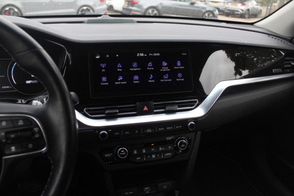 Kia e-Niro DynamicPlusLine 64 kWh 61.834 km 1e Eigenaar Nl Auto! / SoH 97.3% / Camera / Schuifdak / Leder / Keyless / Navigatie / Dodehoek / DAB / Cruise Control Kia e-Niro DynamicPlusLine 64 kWh 61.834 km 1e Eigenaar Nl Auto! / SoH 97.3% / Camera / Schuifdak / Leder / Keyless / Navigatie / Dodehoek / DAB / Cruise Control