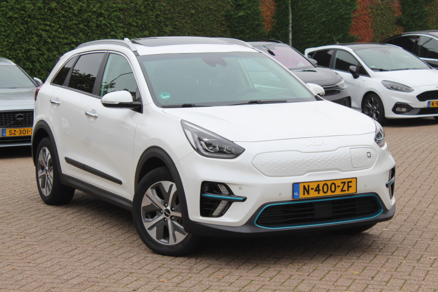 Kia e-Niro DynamicPlusLine 64 kWh 61.834 km 1e Eigenaar Nl Auto! / SoH 97.3% / Camera / Schuifdak / Leder / Keyless / Navigatie / Dodehoek / DAB / Cruise Control Kia e-Niro DynamicPlusLine 64 kWh 61.834 km 1e Eigenaar Nl Auto! / SoH 97.3% / Camera / Schuifdak / Leder / Keyless / Navigatie / Dodehoek / DAB / Cruise Control