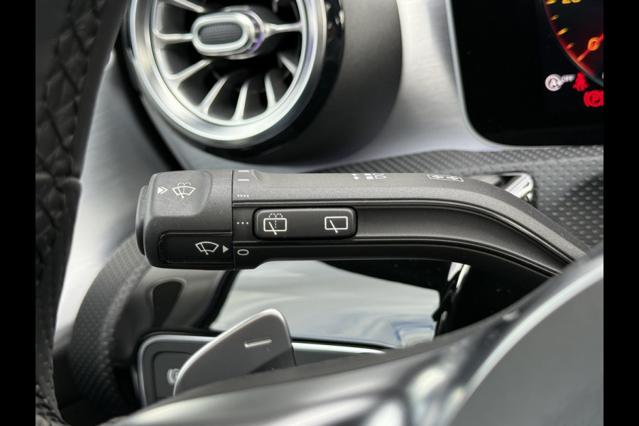 Mercedes-Benz A-Klasse 200 Business Solution AMG | Pano | Ambient Light | LED | CarPlay | 19 inch