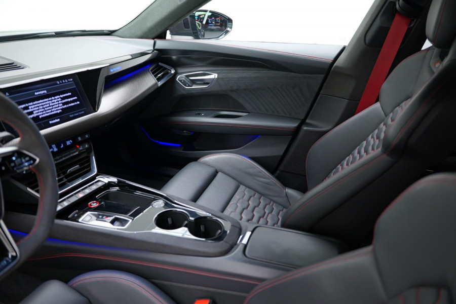Audi e-tron GT RS 93 kWh |Full Carbon|Luchtvering|Vossen|Nightvision|HUD|B&O|Massage| Audi e-tron GT RS 93 kWh |Full Carbon|Luchtvering|Vossen|Nightvision|HUD|B&O|Massage|