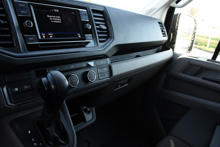 Volkswagen Crafter 35 2.0 TDI L3H2 Black Edition Camera, Carplay, Stoelverwarming, LED, Trekhaak, Sensoren, multimedia, Automaat, Uniek! Volkswagen Crafter 35 2.0 TDI L3H2 Black Edition Camera, Carplay, Stoelverwarming, LED, Trekhaak, Sensoren, multimedia, Automaat, Uniek!