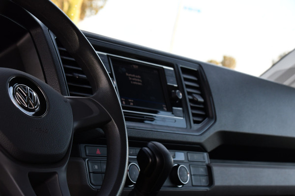 Volkswagen Crafter 35 2.0 TDI L3H2 Black Edition Camera, Carplay, Stoelverwarming, LED, Trekhaak, Sensoren, multimedia, Automaat, Uniek! Volkswagen Crafter 35 2.0 TDI L3H2 Black Edition Camera, Carplay, Stoelverwarming, LED, Trekhaak, Sensoren, multimedia, Automaat, Uniek!