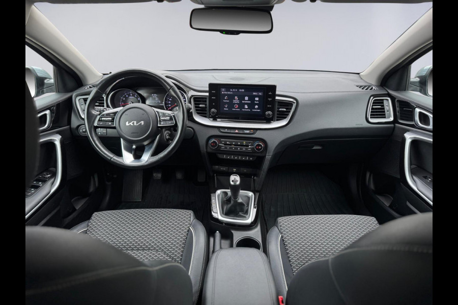 Kia Ceed Sportswagon 1.5 T-GDi 160 pk DynamicLine, achteruitrijcamera, 1/2 lederen sportinterieur , 16 inch, vele opties