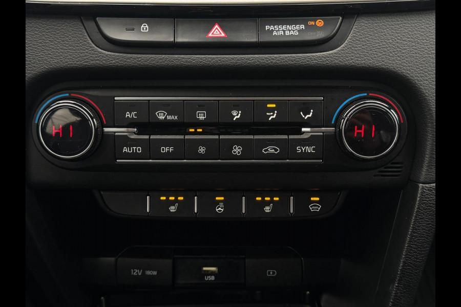 Kia Ceed Sportswagon 1.5 T-GDi 160 pk DynamicLine, achteruitrijcamera, 1/2 lederen sportinterieur , 16 inch, vele opties